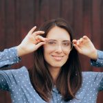 What Factors Should Women Compare Before Choosing Rimless Frames?
